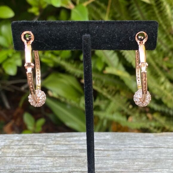 NWOT New Lisa Freede Rose Gold Disco Ball Hoop CZ Pave Set Earrings 1-1/4" - Picture 5 of 5
